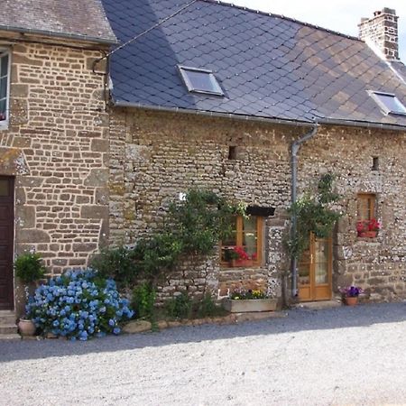 Beautiful 3-Bed Cottage In Passais-Villages Saint-Simeon  ภายนอก รูปภาพ